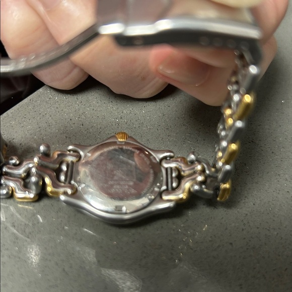 Women’s Tag Heuer gold and silver watch with pearl/white face. - Picture 8 of 8